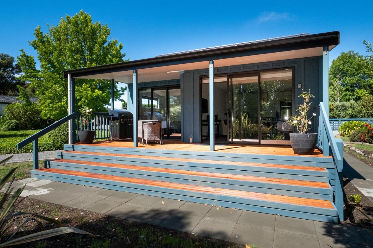 Lawn Cottages Clive Exterior photo